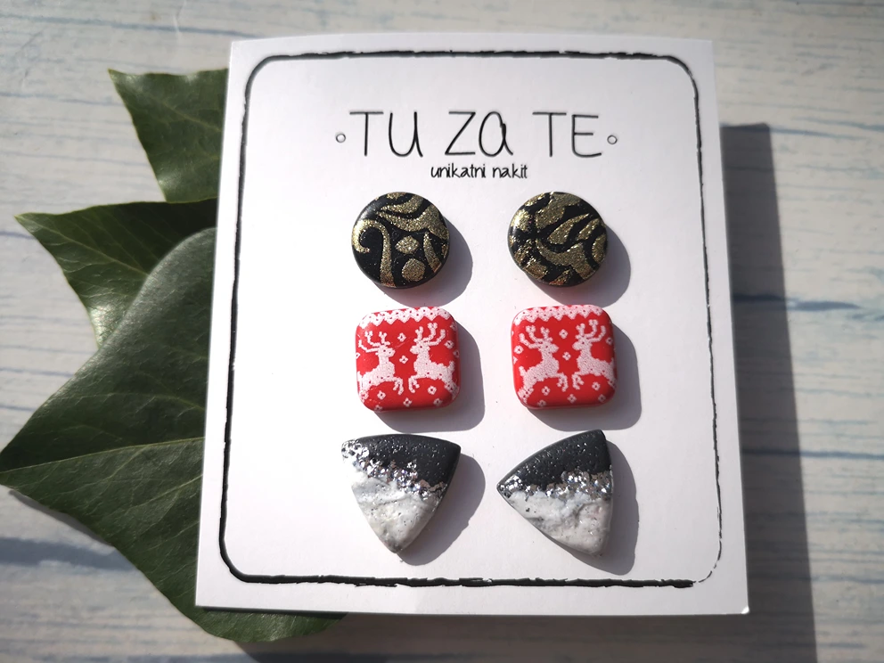 Tris uhanov Perunika