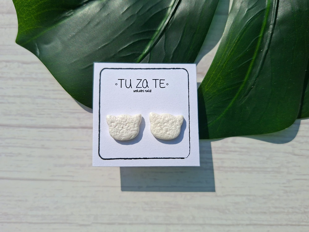 Uhani Beli mini mucki